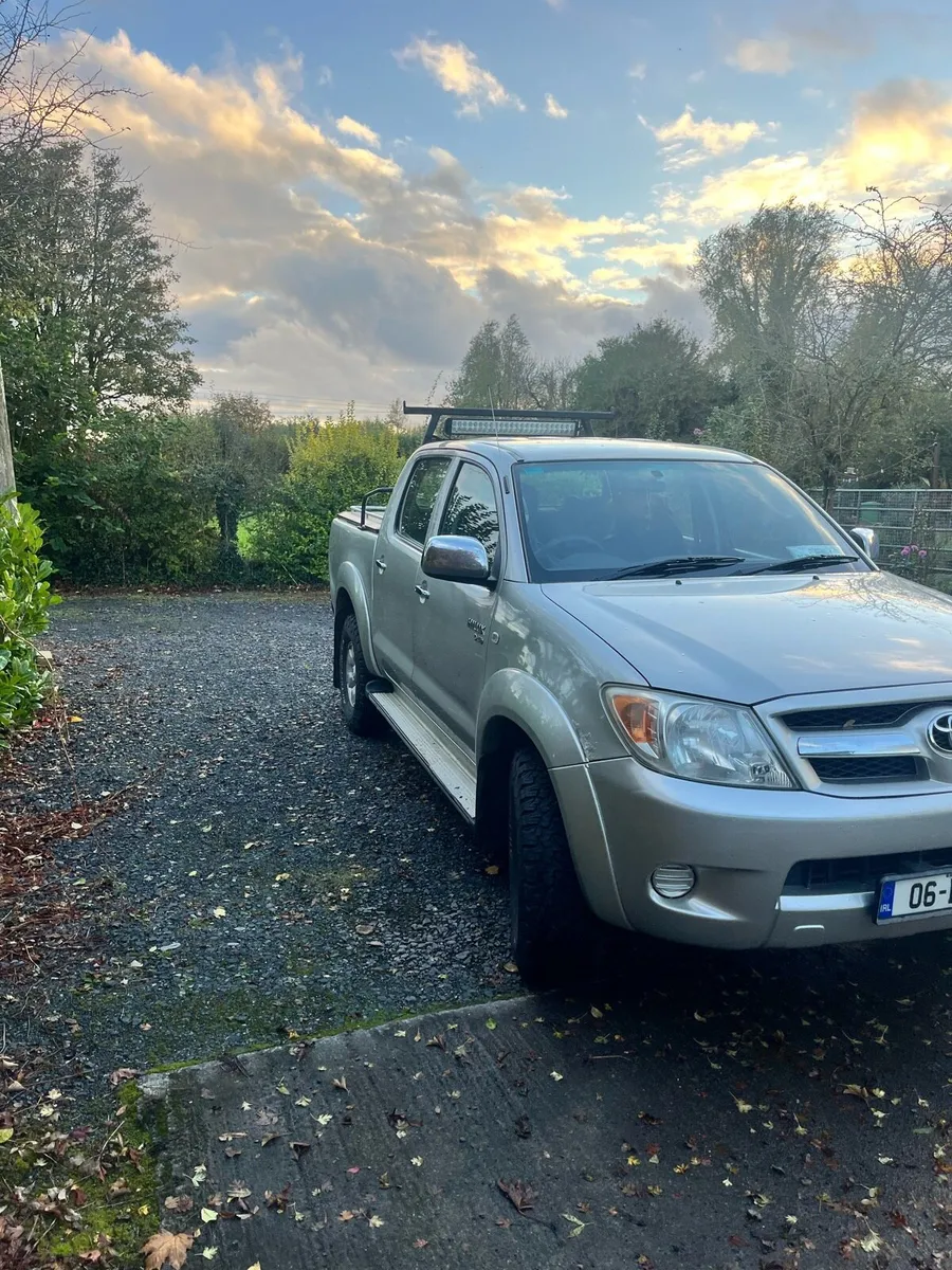 Toyota hilux - Image 2