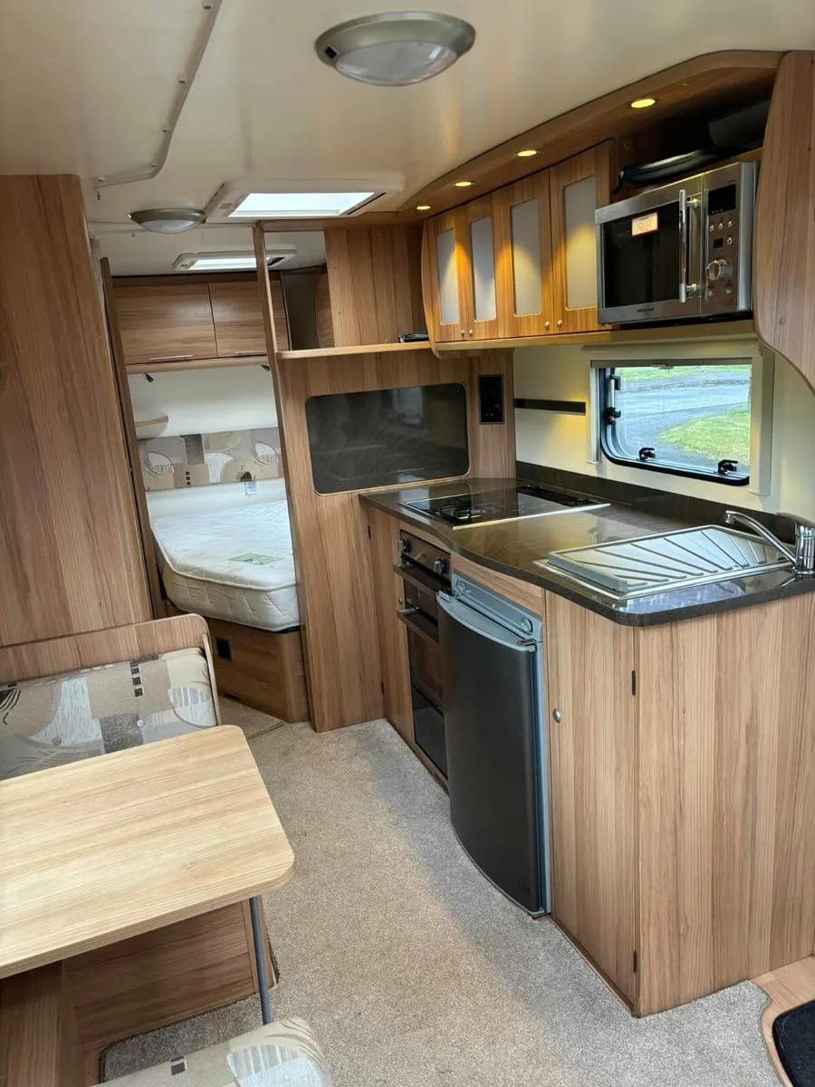 Bailey Olympus 2012 6 berth fixed bed caravan - Image 2