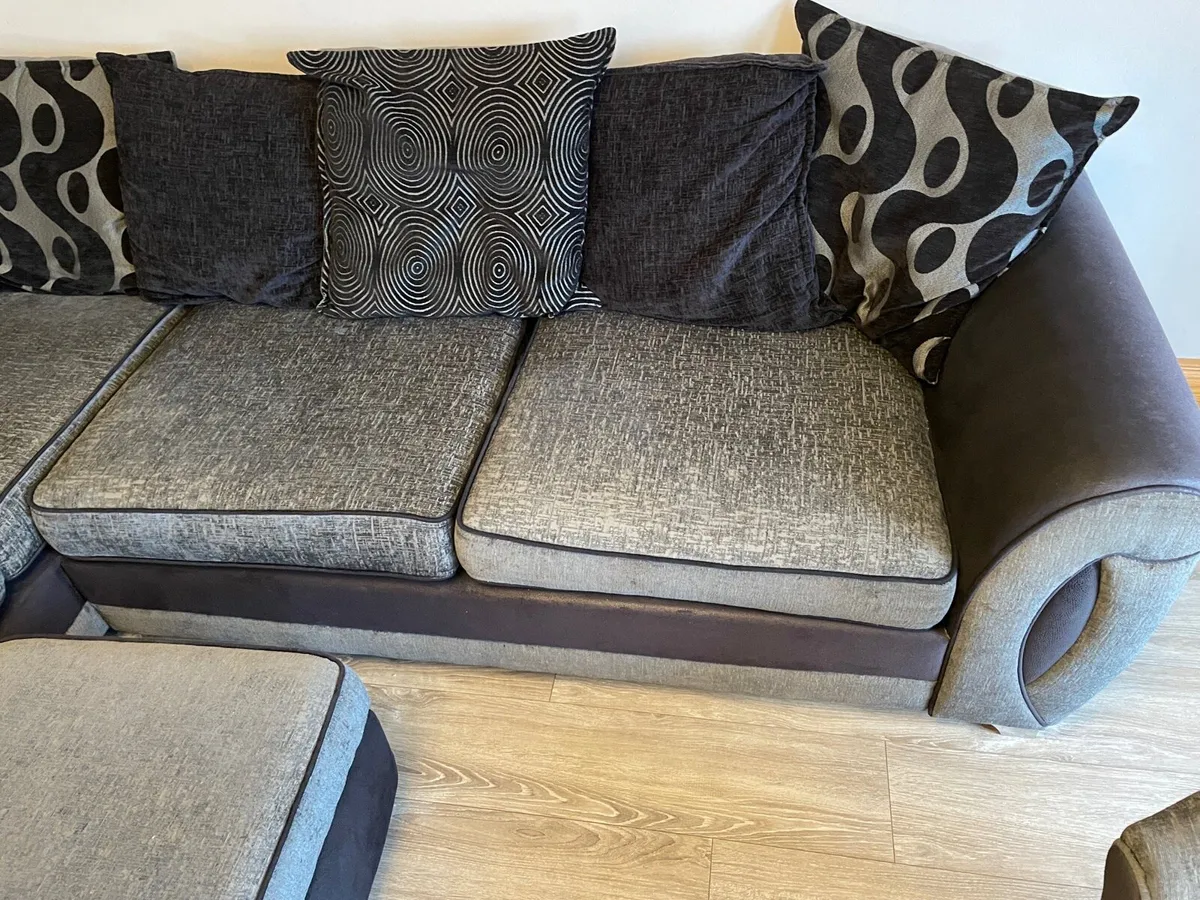 Corner couch - Image 2