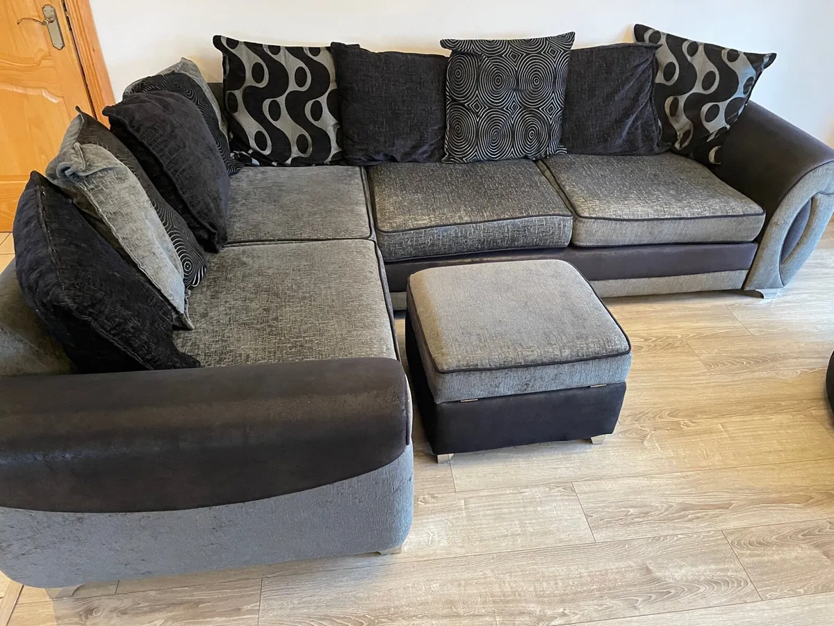 Corner couch - Image 3