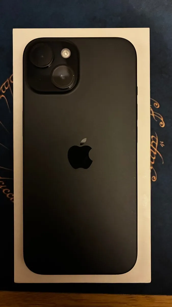 📱 iPhone 15 – 256GB Jet Black - Unlocked - Image 2