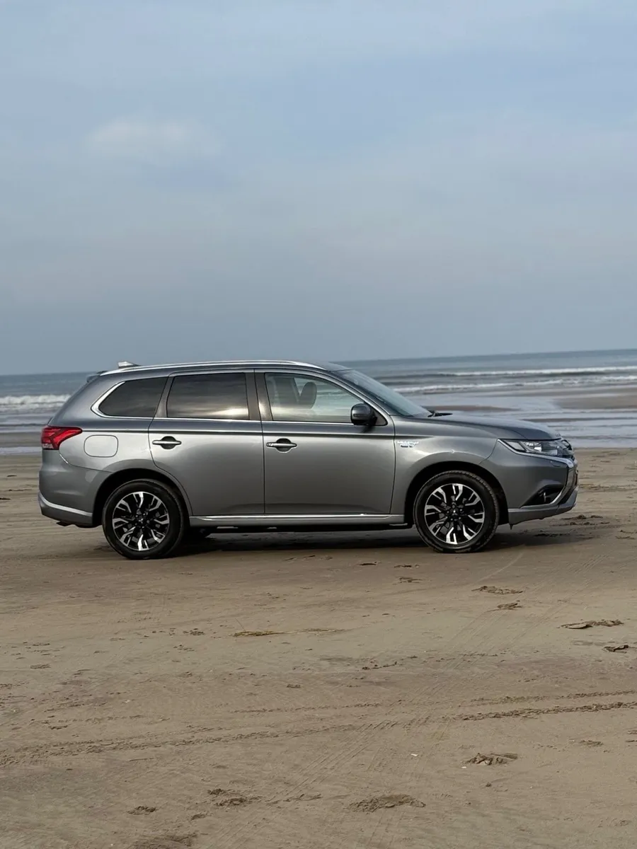 Mitsubishi Outlander 2016 PHEV / swap - Image 2