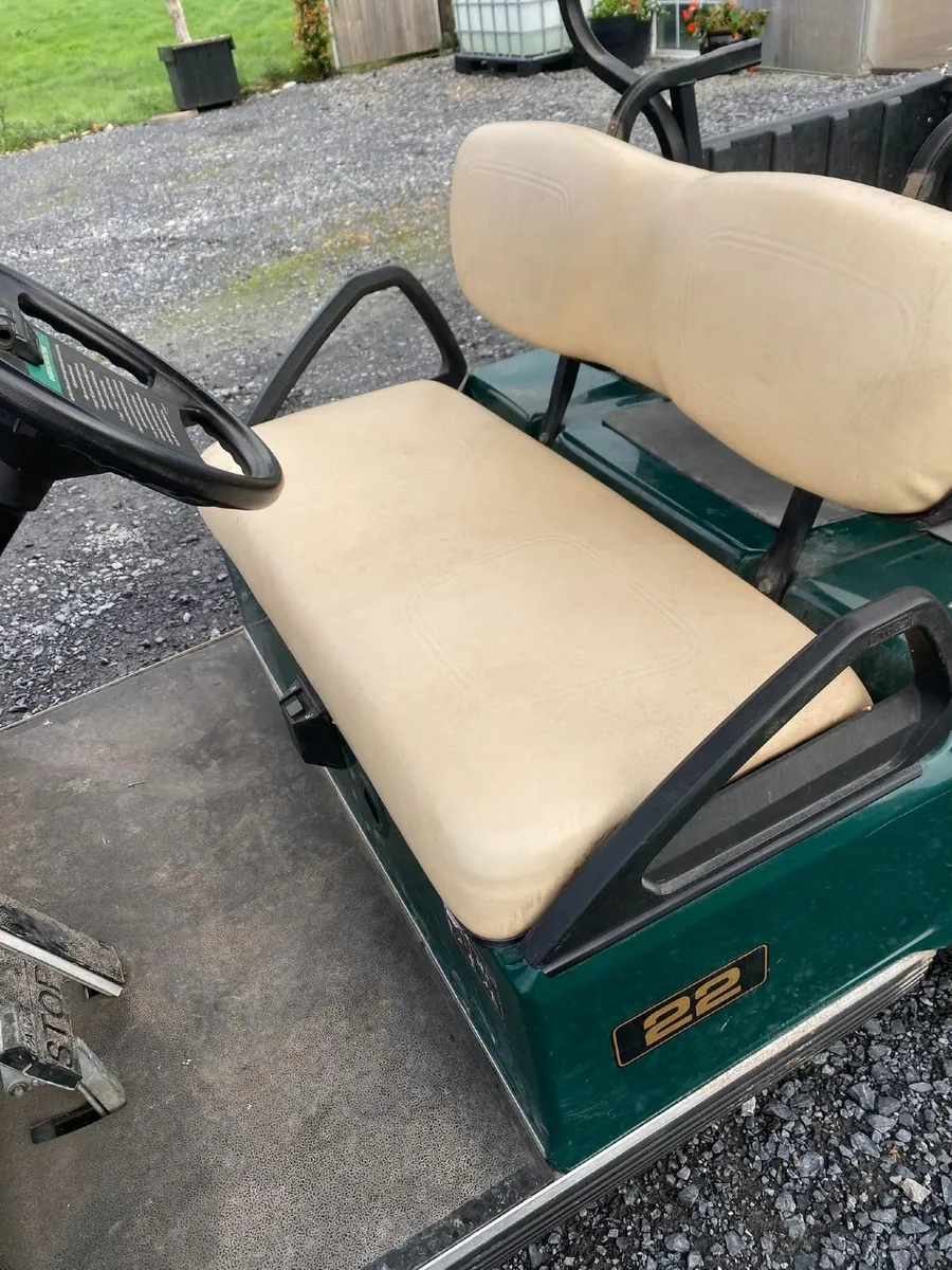Golf Club Car - Image 3
