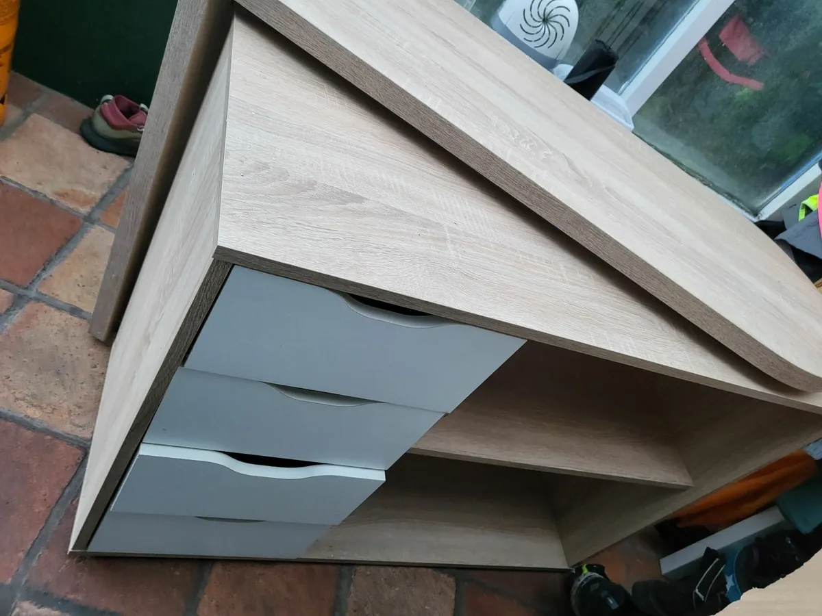 Desk - Image 2