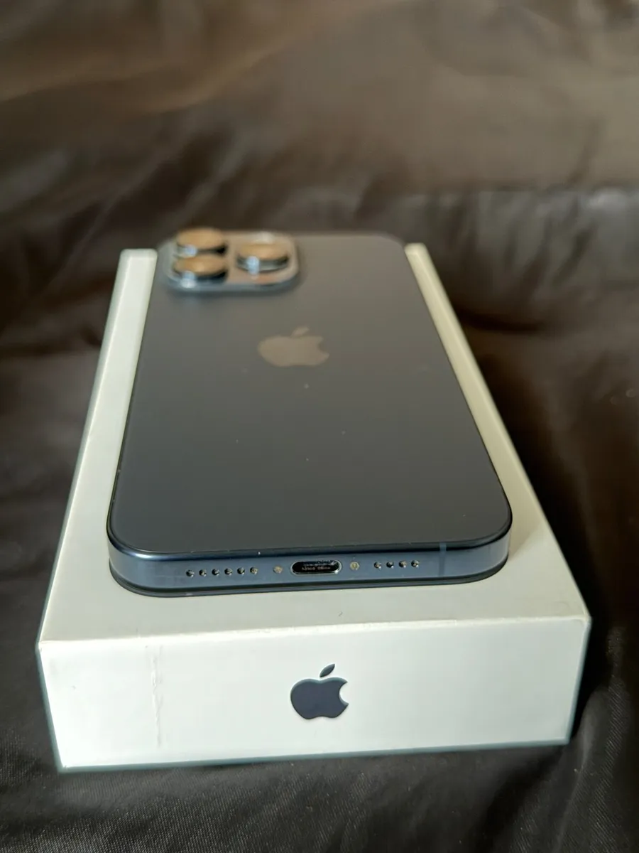 Iphone 15 Pro Max 256GB - Image 2