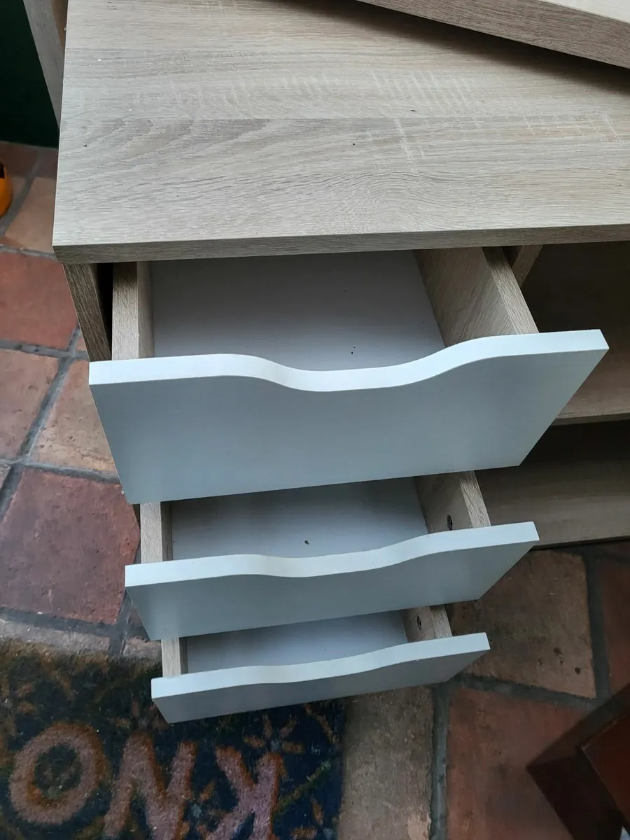 Desk - Image 4
