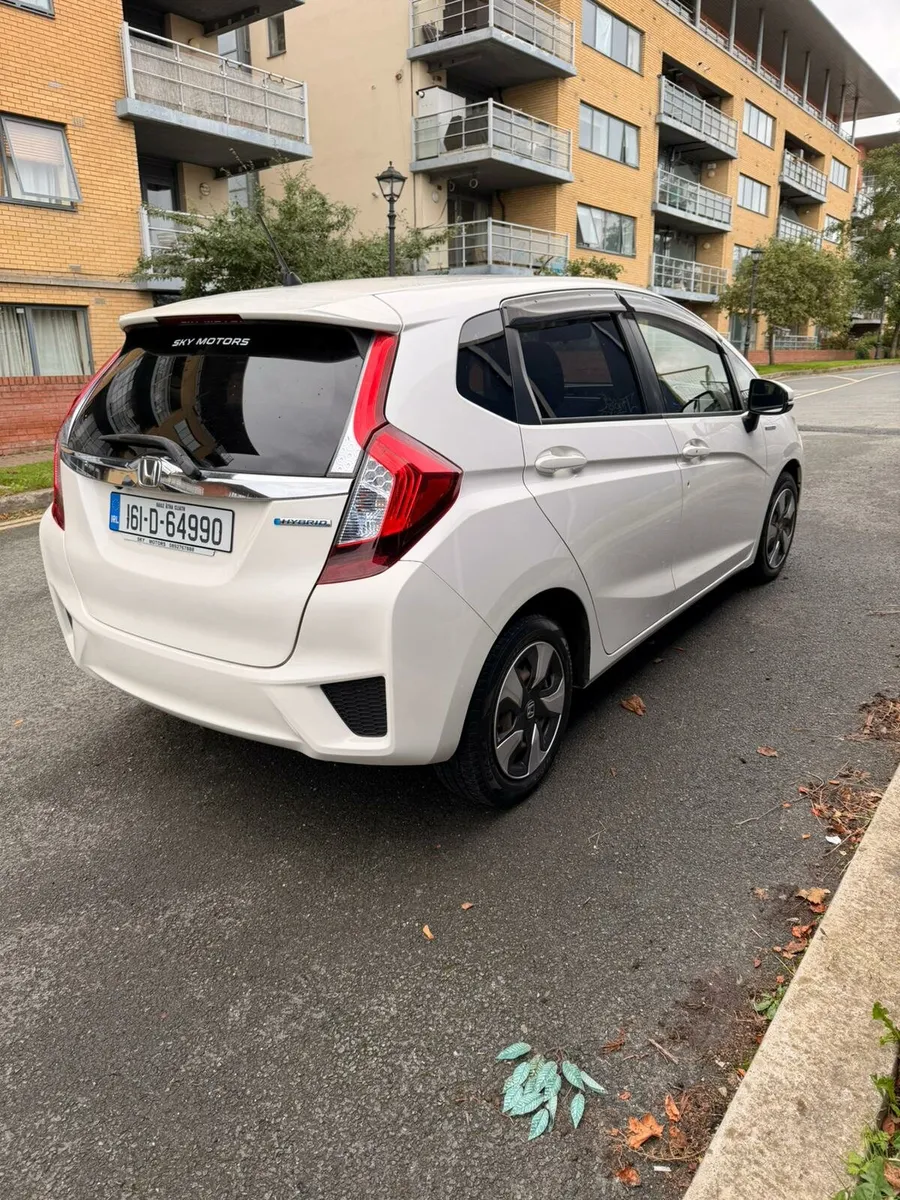 Honda fit hybrid 1.5, 2016 - Image 1