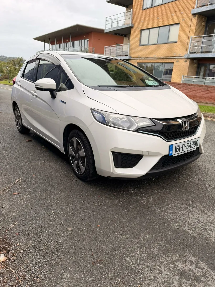 Honda fit hybrid 1.5, 2016 - Image 3