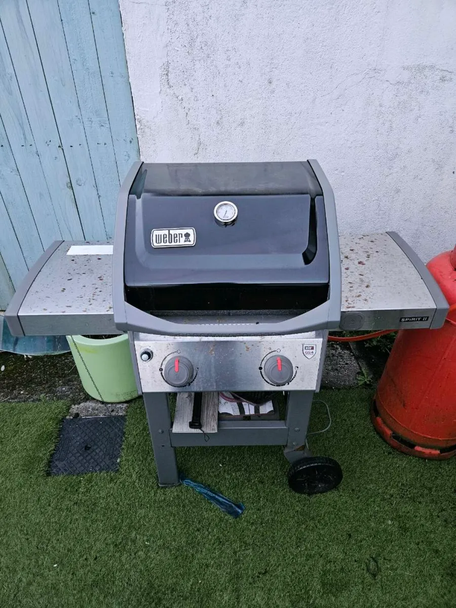 Weber Spirit II Gas BBQ - Image 1