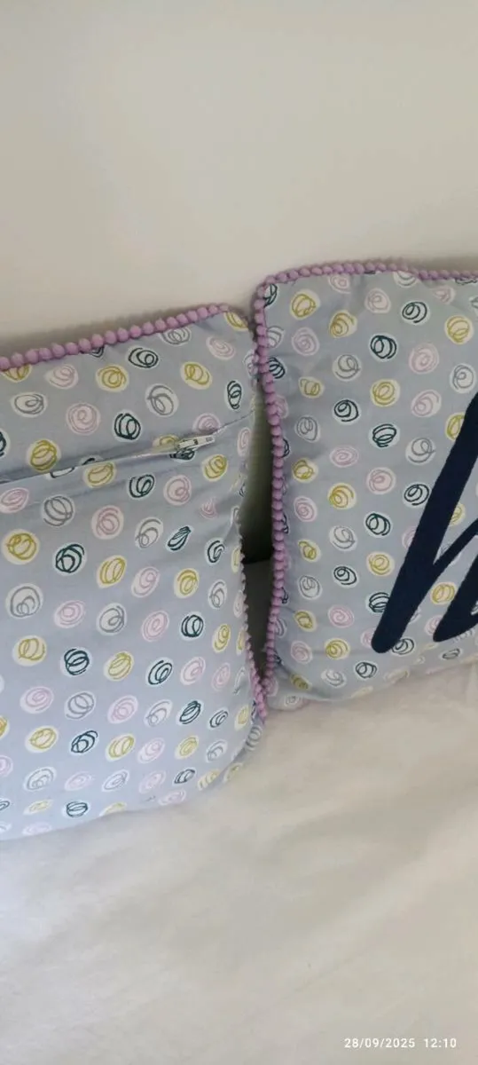 Cushions - Image 3
