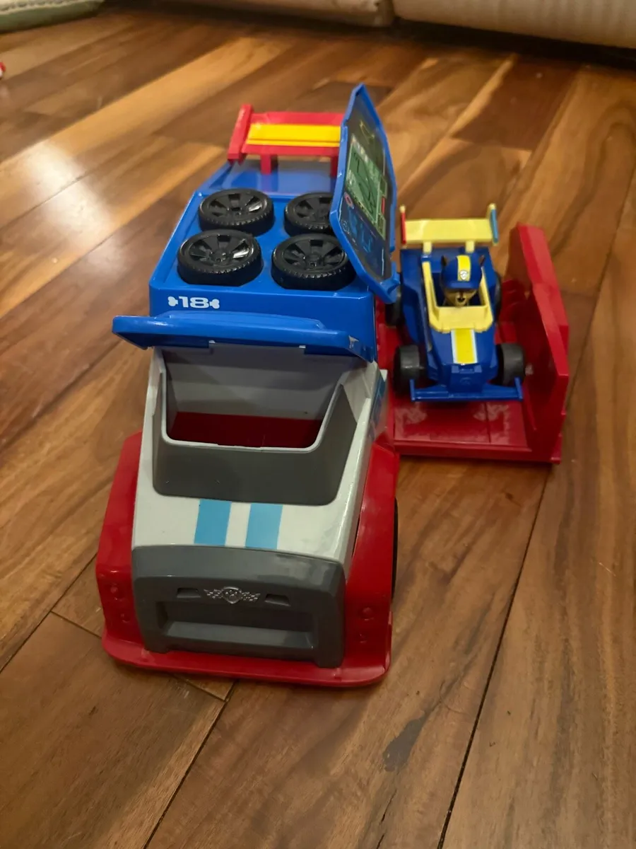 Paw patrol Ready Race Rescue Mobile Pitstop - Image 3