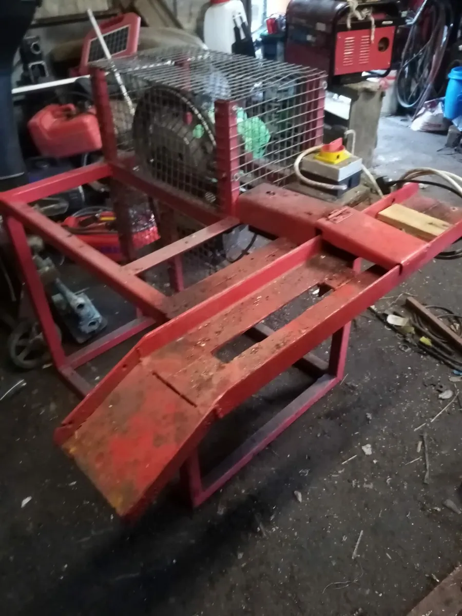 Kindling cutter - Image 1