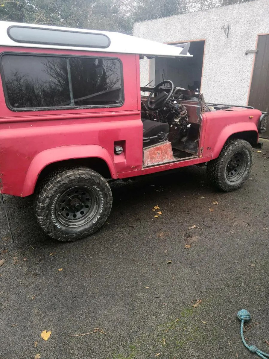 Land Rover 90 - Image 1