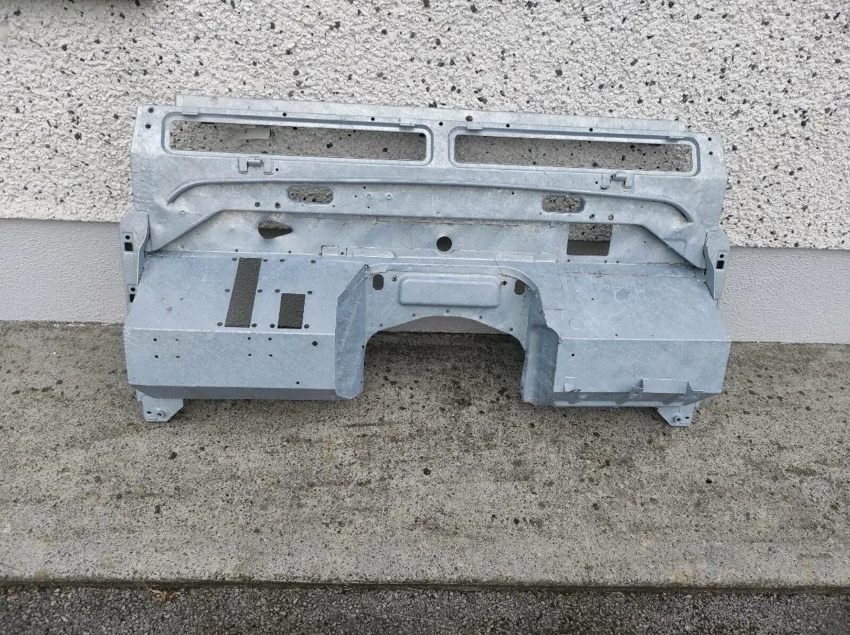 Land Rover 90 - Image 2