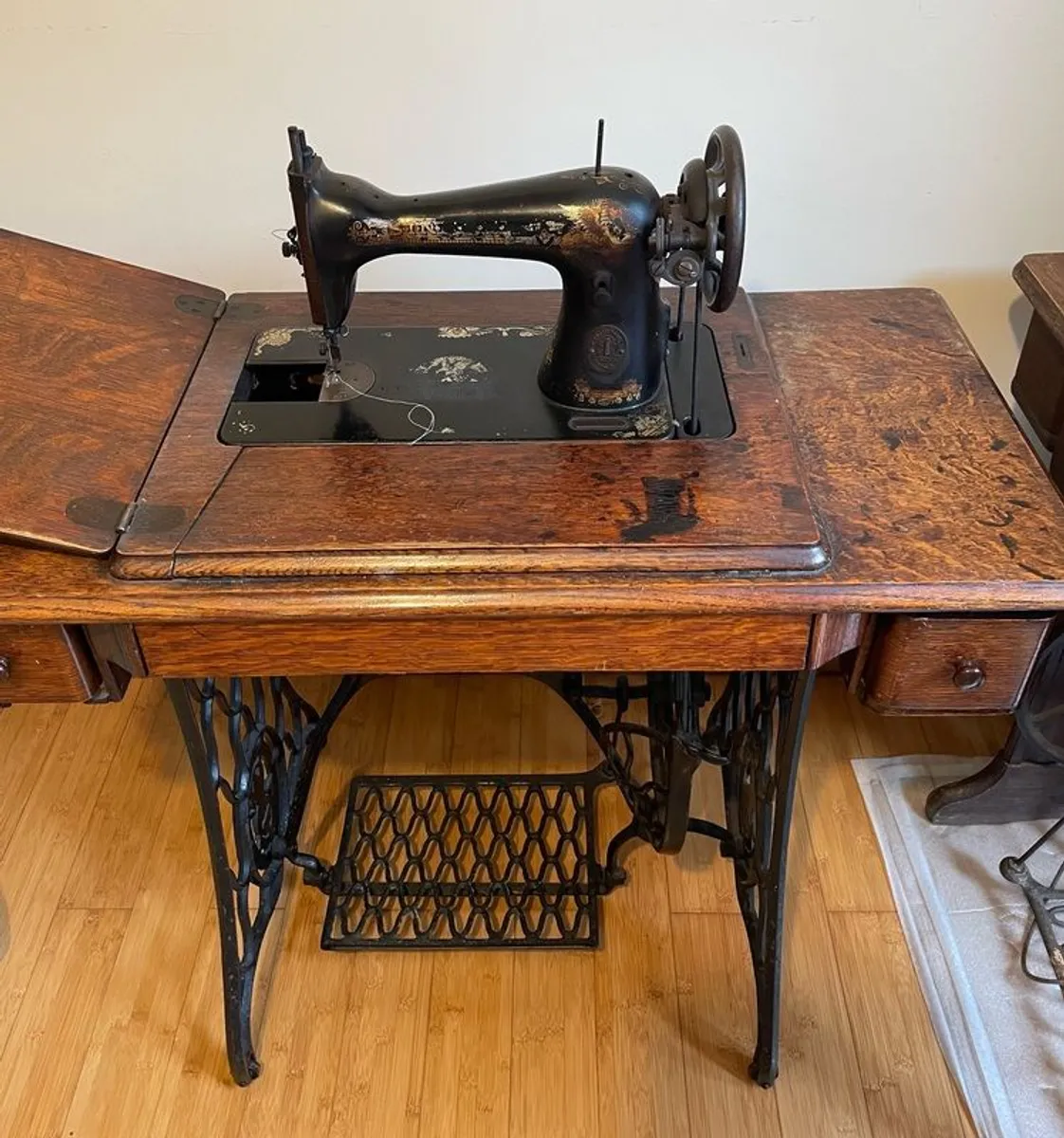 Singer sewing machines x2 - Image 1