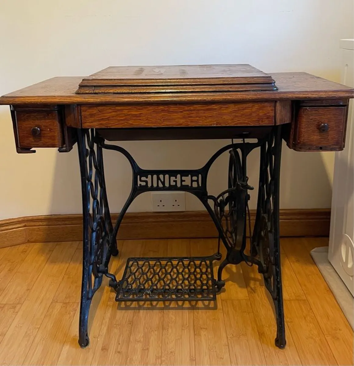 Singer sewing machines x2 - Image 2
