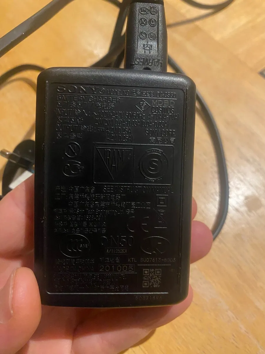 Sony battery charger - Image 2