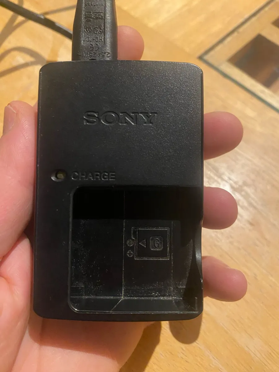 Sony battery charger - Image 3