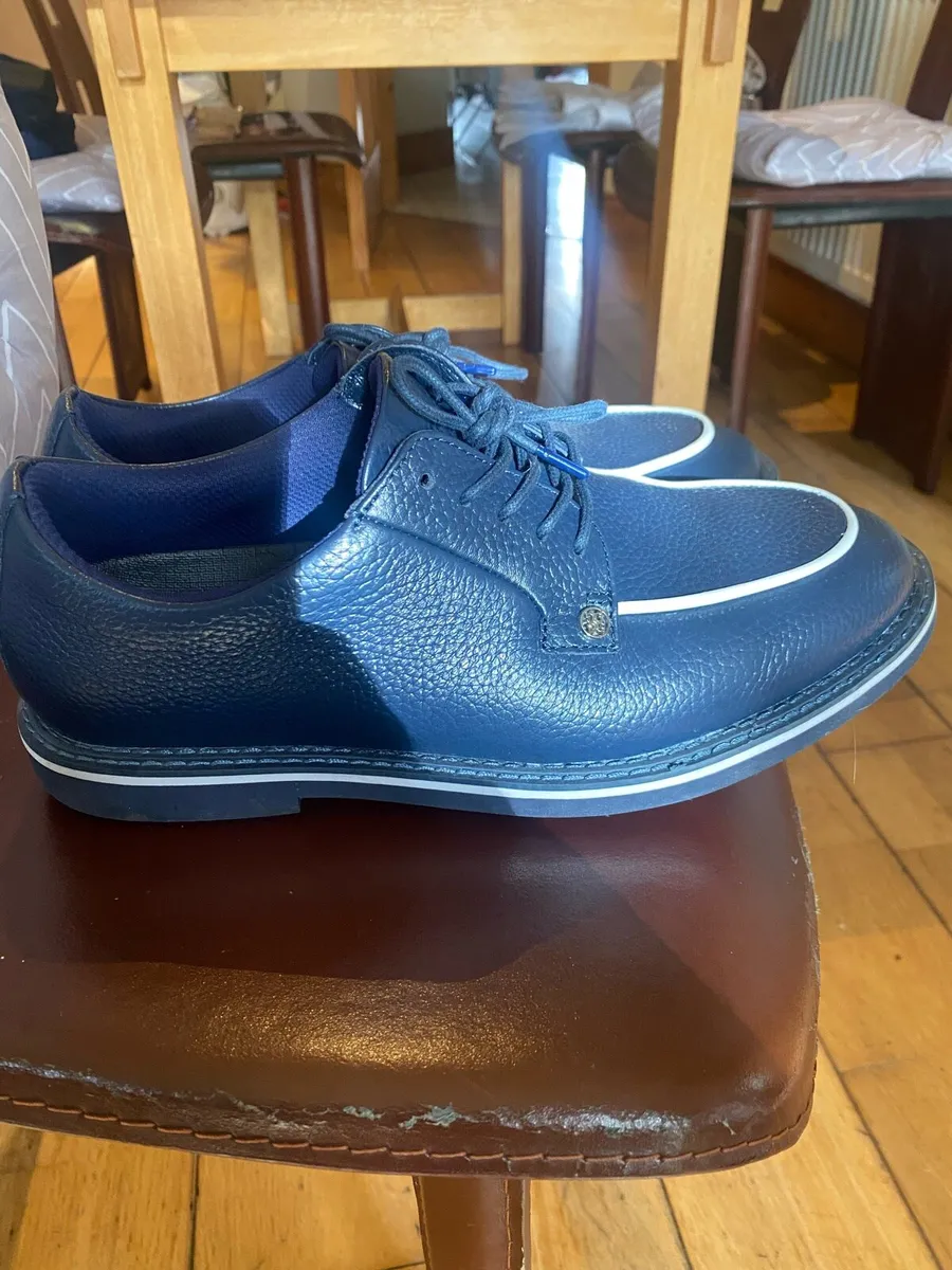 Golf shoes - Image 1