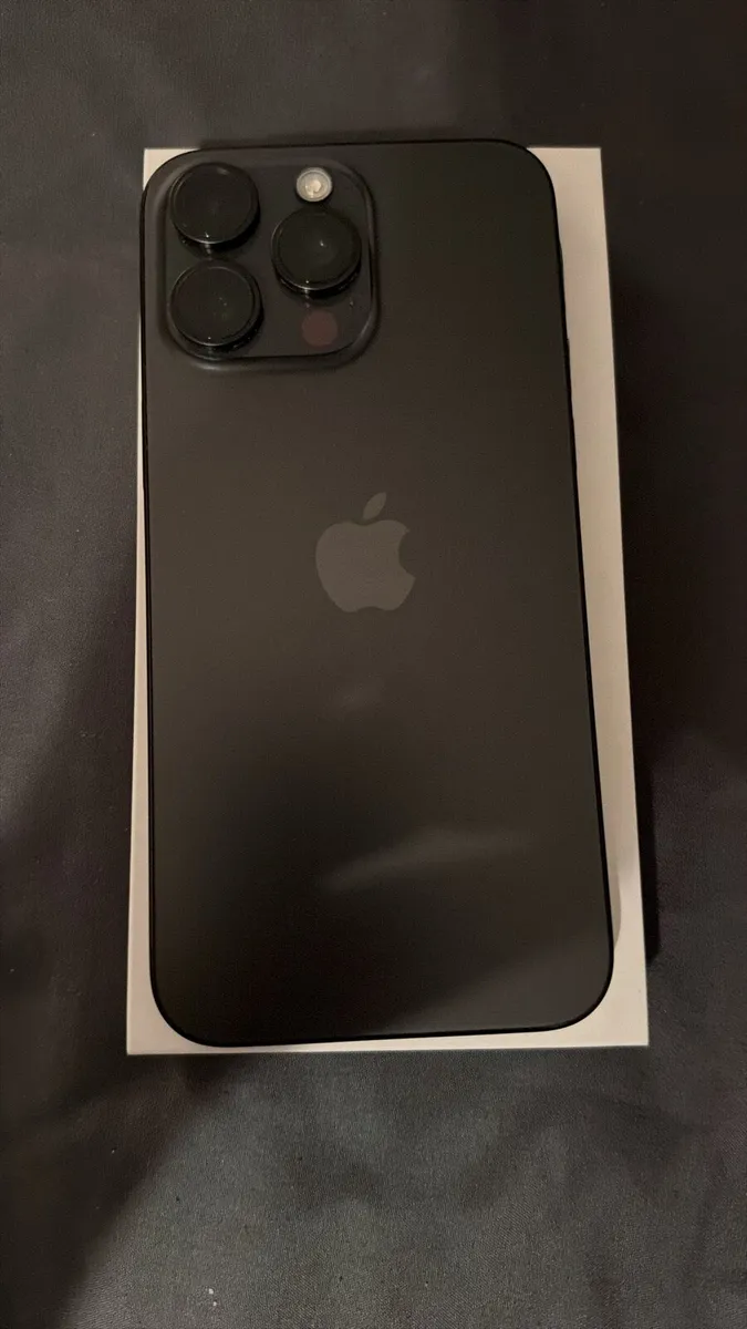 iPhone 15 Pro Max - Image 3