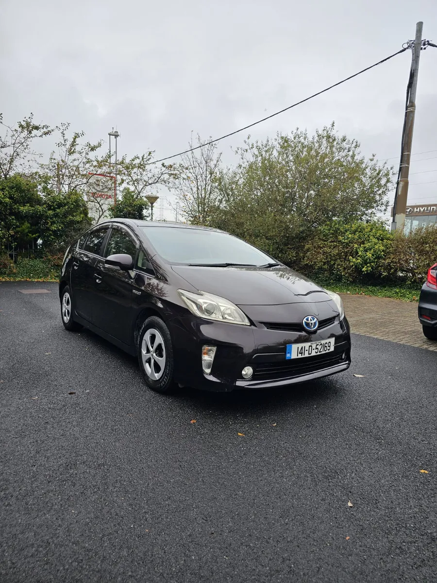 Toyota Prius 2014 Automatic Hybrid - Image 4