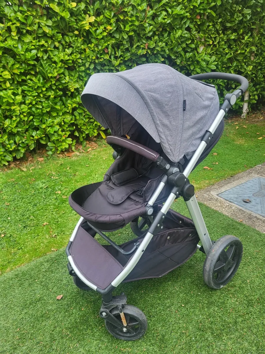 Pram €30 - Image 2