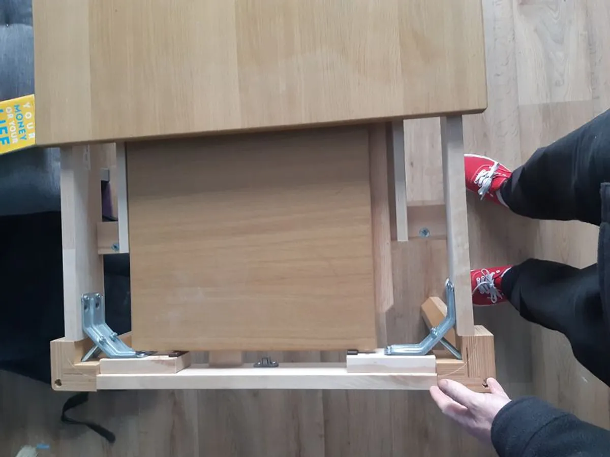 Wooden Table (Extendable) - Image 3