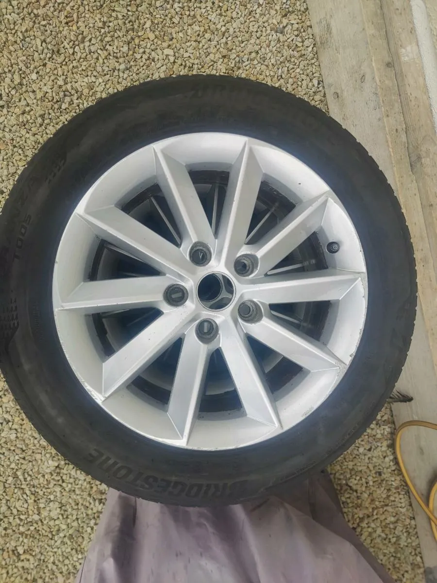 VW GolOLF/CADDY 16' ALLOYS ,VERY GOOD TYRES - Image 1