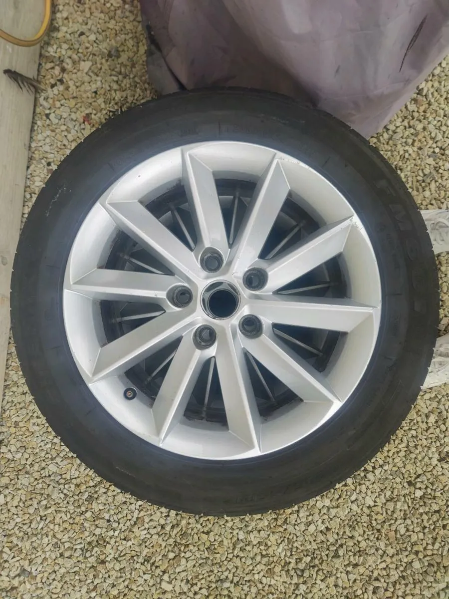 VW GolOLF/CADDY 16' ALLOYS ,VERY GOOD TYRES - Image 4