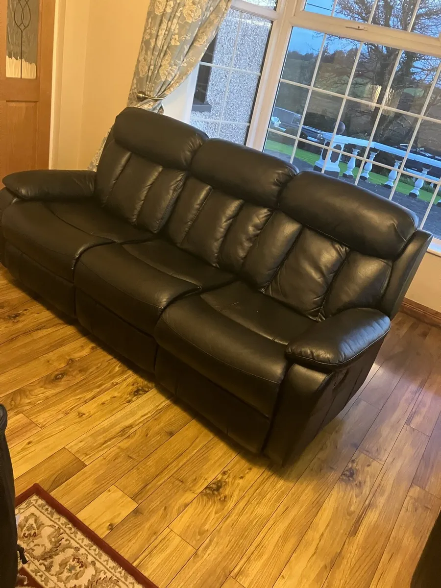 Black leather Couch and chair - Image 1