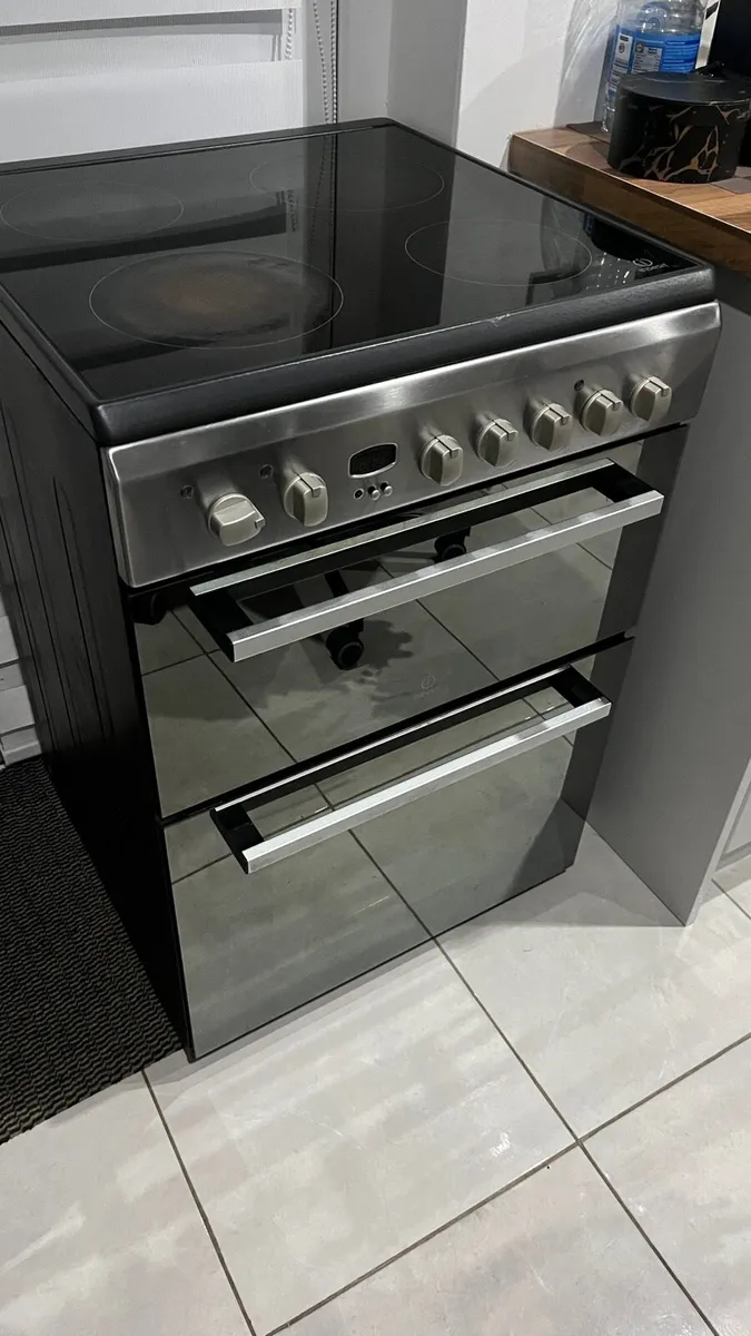 Freestanding Electric INDESIT hob and double grill - Image 1