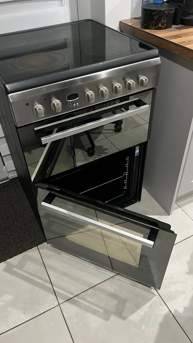 Freestanding Electric INDESIT hob and double grill - Image 3