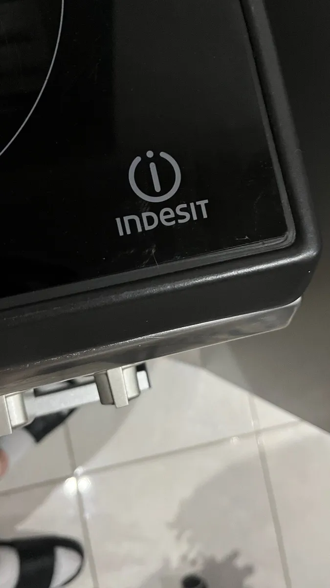Freestanding Electric INDESIT hob and double grill - Image 4