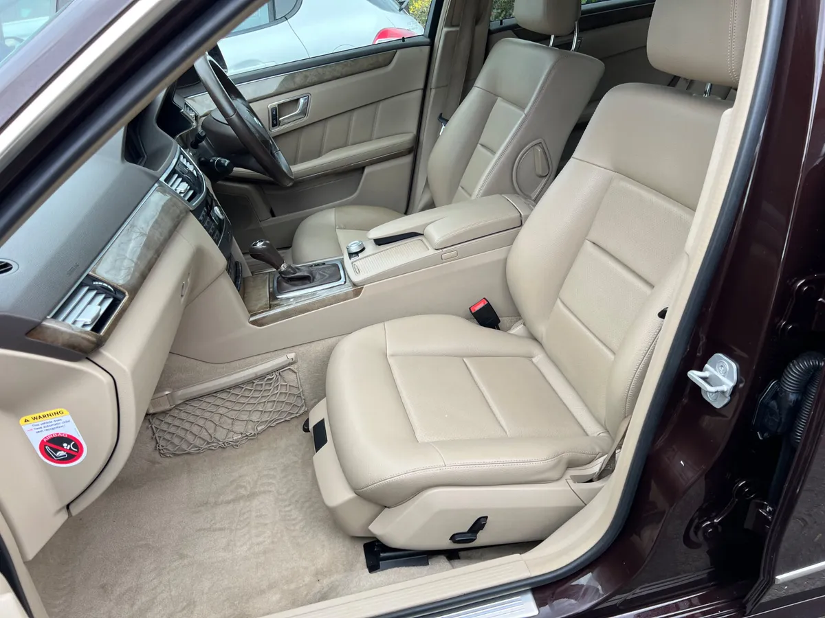 Mercedes-Benz E-Class 2011 - Image 4