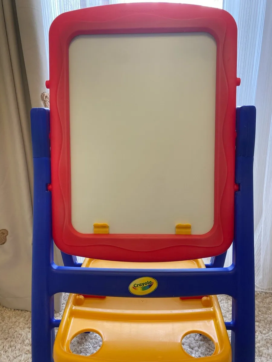 Crayola Easel 2-in-1 - Image 2