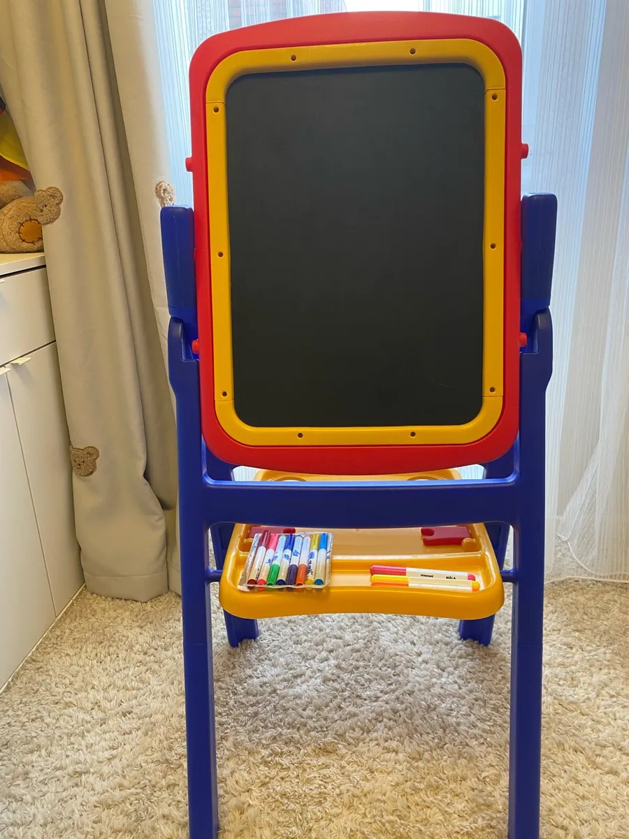 Crayola Easel 2-in-1 - Image 4