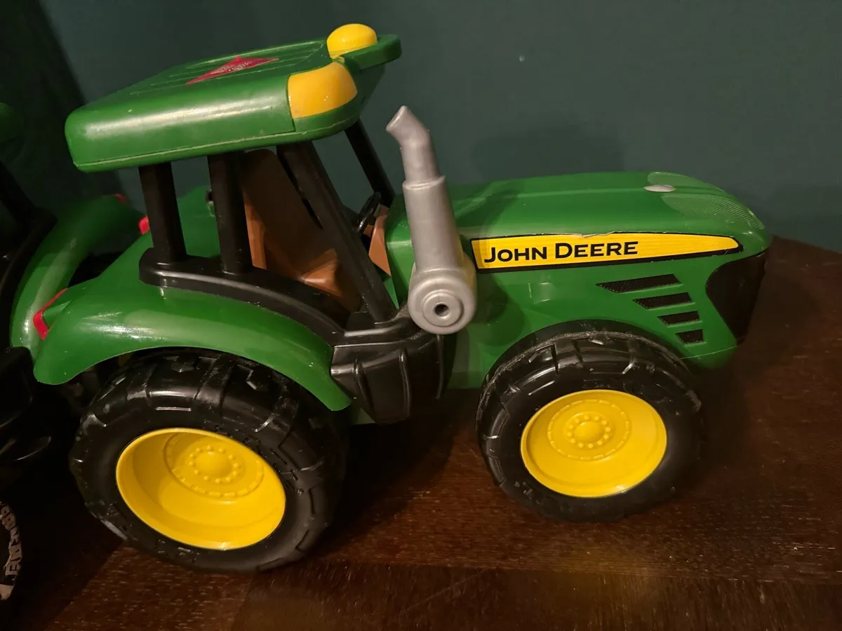 John Deere Toy Tractor - Image 3