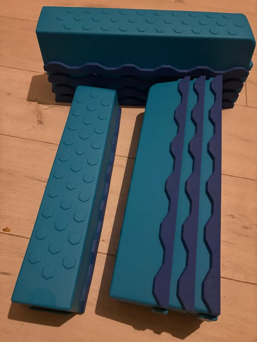 Kids balance beam and stepping stones. - Image 2