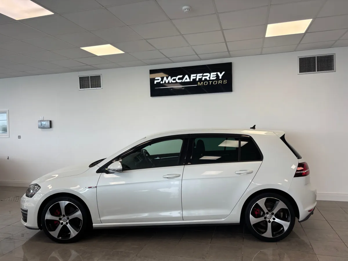 2015 Volkswagen Golf GTI 2.0 TSI AUTO - Image 2