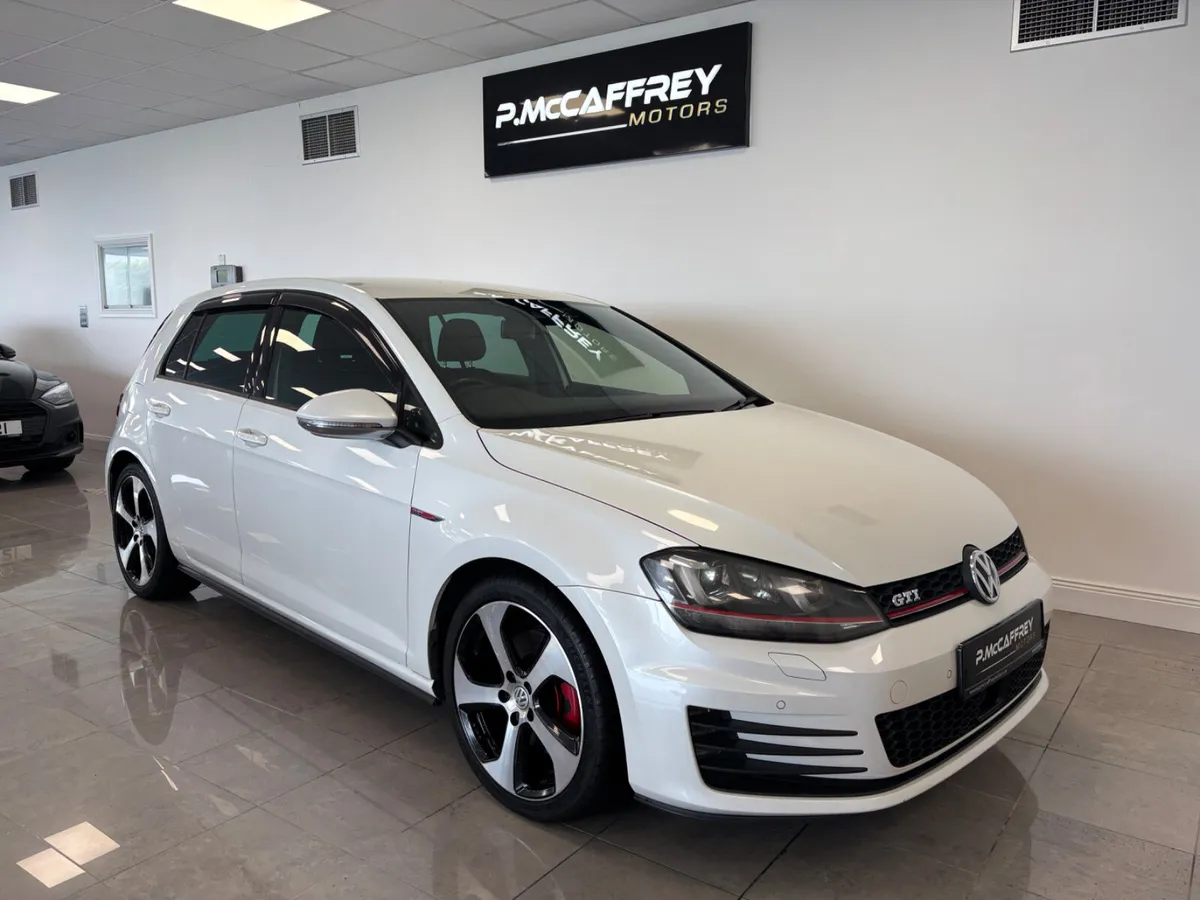 2015 Volkswagen Golf GTI 2.0 TSI AUTO - Image 4
