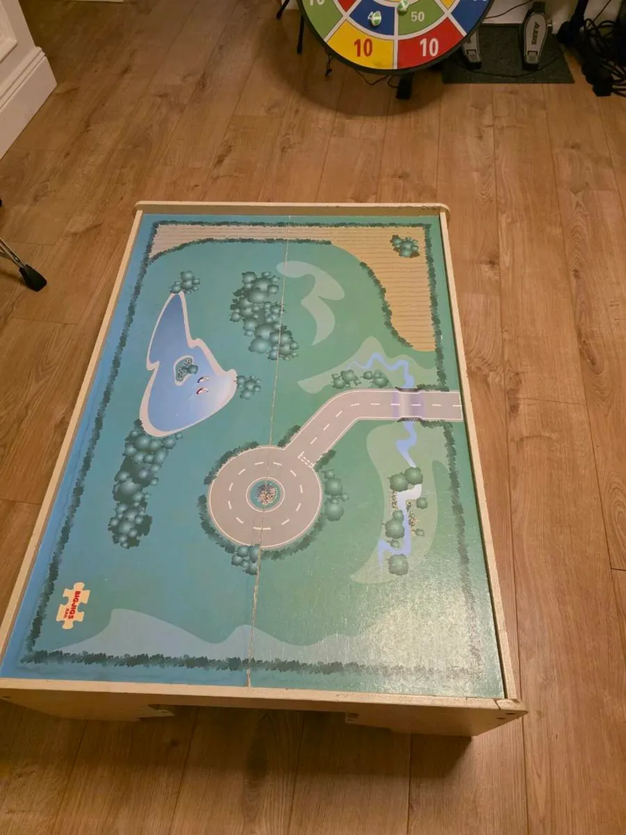 Child's play table - Image 3