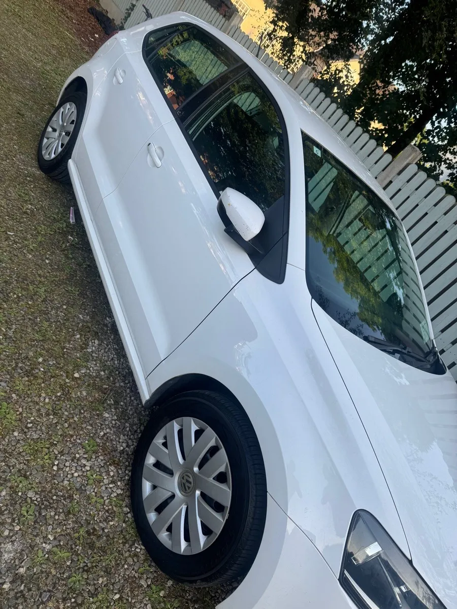 Volkswagen POLO 2012 - Image 2