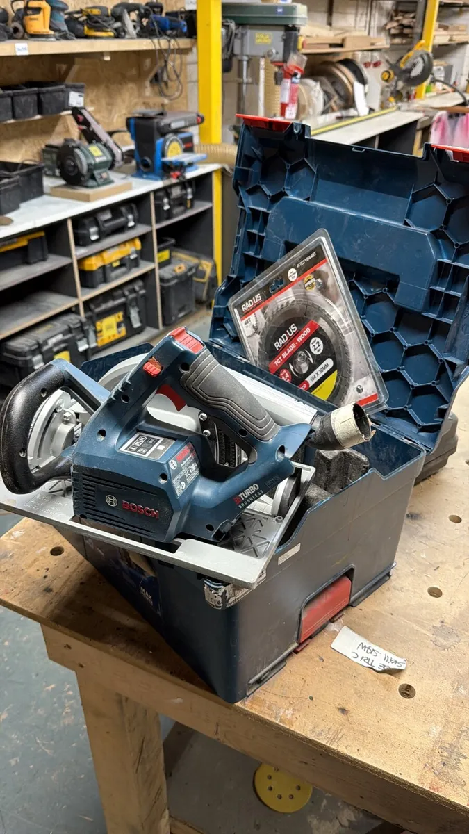 Bosch  Mitre saw / skill saw / Track saw / baterie - Image 3