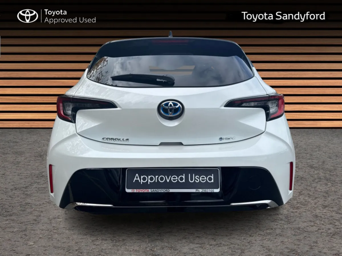 Toyota Corolla LUNA SPORT HATCHBACK // AIR CON // - Image 4