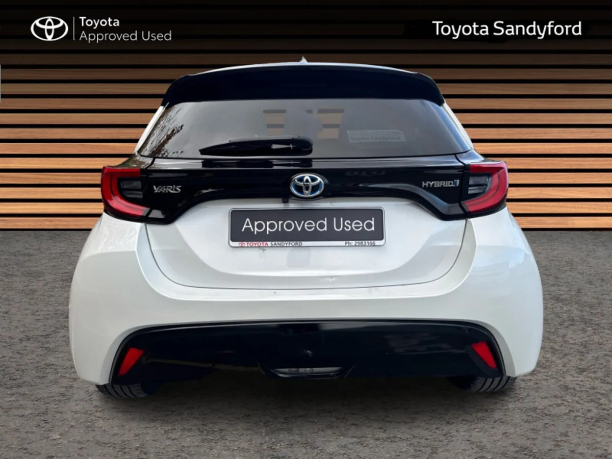 Toyota Yaris HYBRID PLATINUM TOP SPEC *IRISH CAR* - Image 4