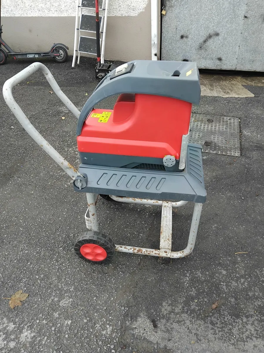 Wood chipper read add price too sell - Image 1