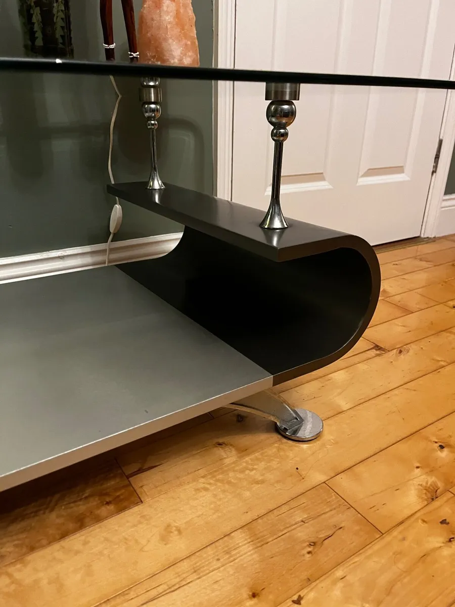 Glass & chrome coffee table - Image 3