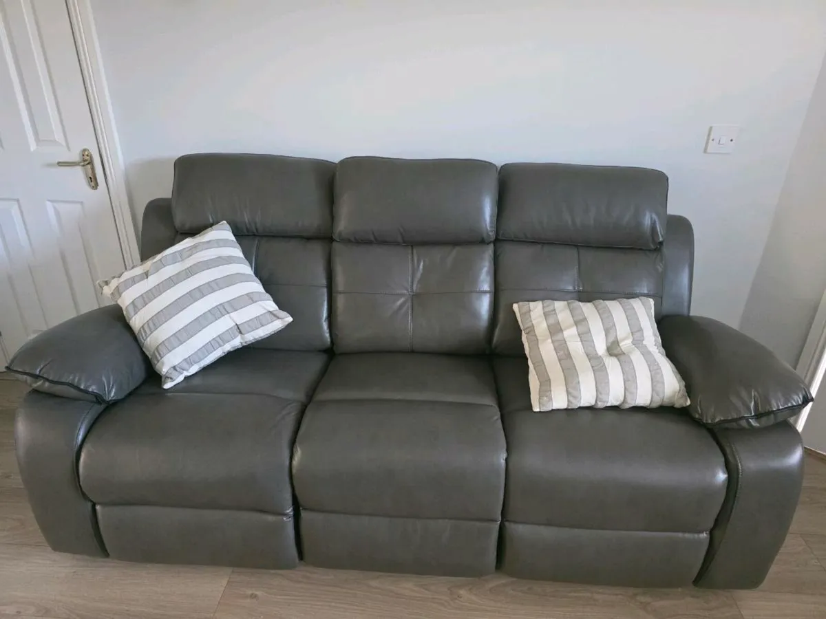 Recliner sofa 3+2 - Image 2