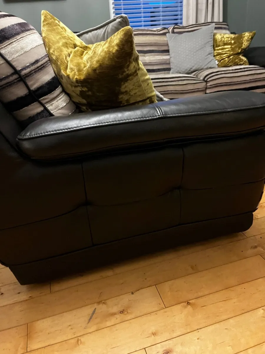 Corner sofa, left handed - Image 1