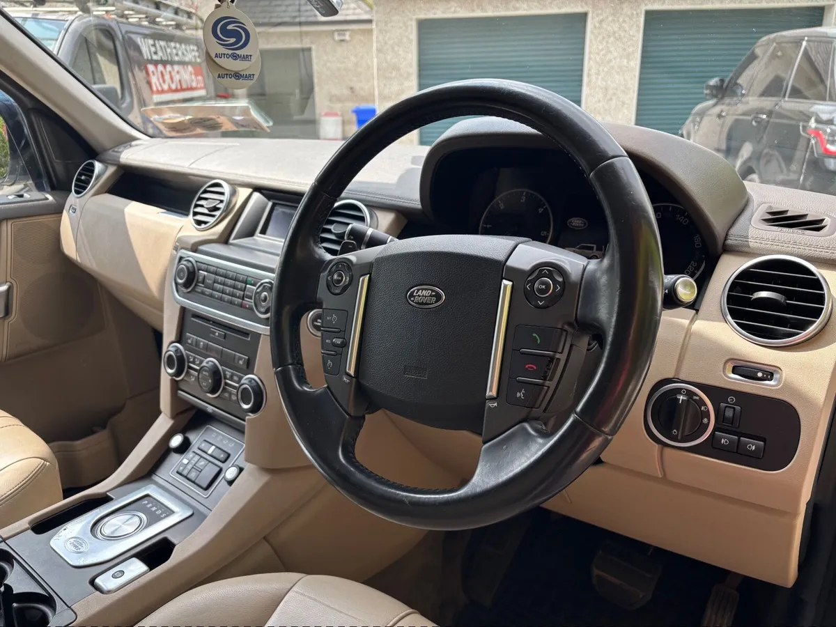 Land Rover Discovery 2016 - Image 2